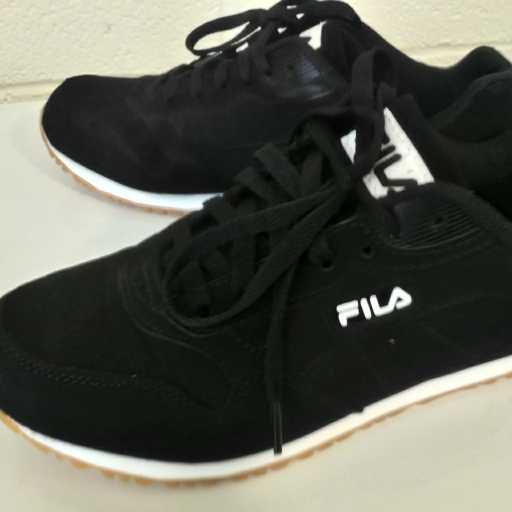 Fila - Picture 2 of 7